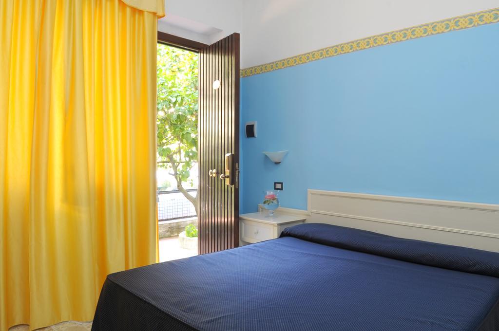 Hotel La Sorgente Paestum Esterno foto