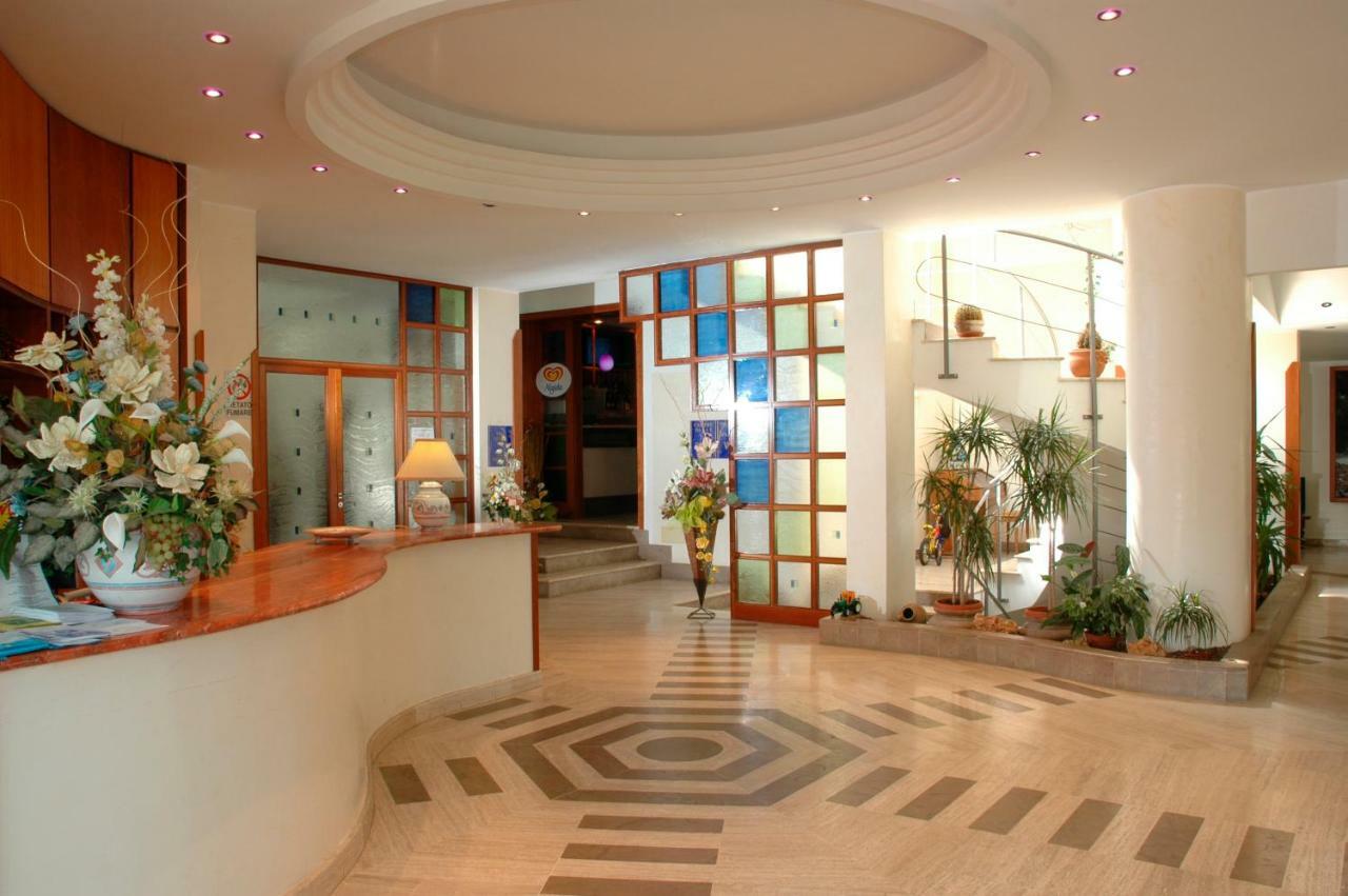 Hotel La Sorgente Paestum Esterno foto